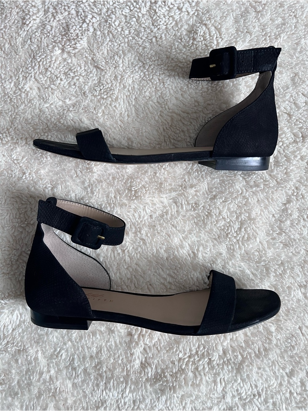 Lord&Taylor Black Embossed Leather Ankle Strap Sandals Size 8